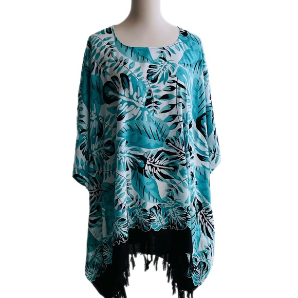 0077/ Green Black Leaves Pattern Poncho With Fringes - Picture 4 of 7